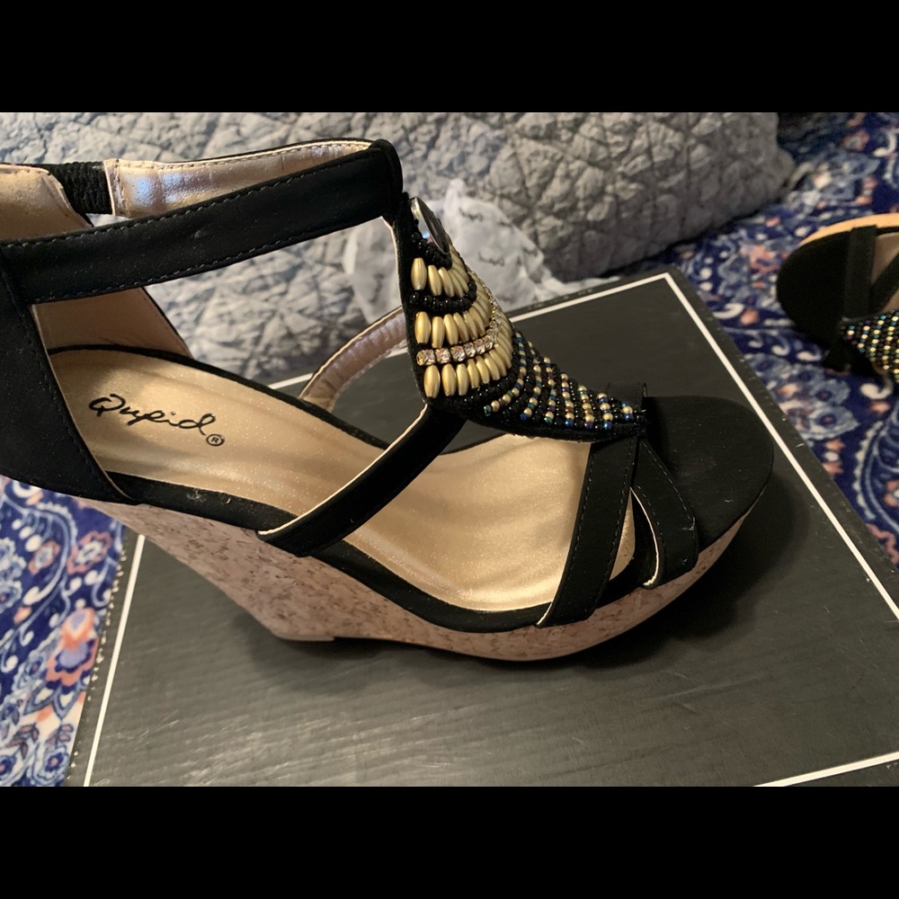 Sandals - Picture 2 of 6